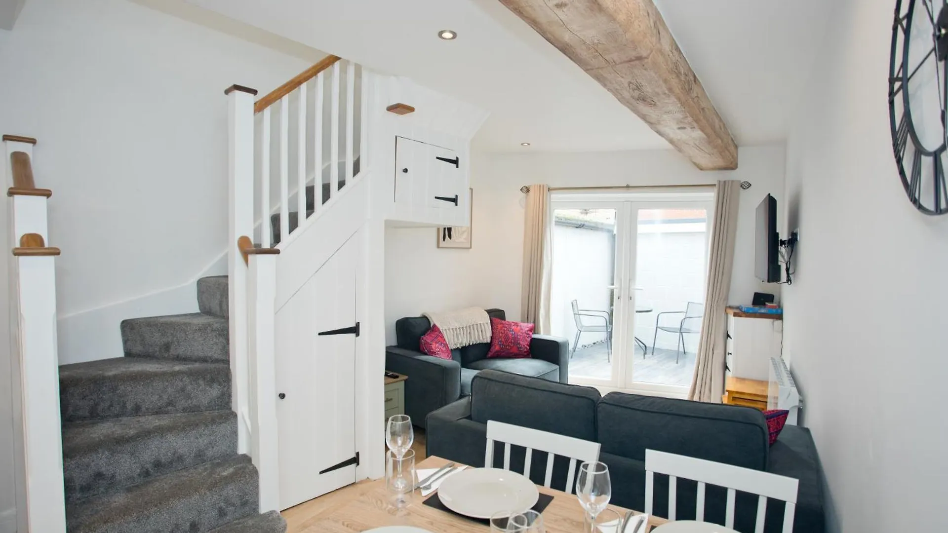 2 Bed House Free Parking 1Km From The Beach Bournemouth
