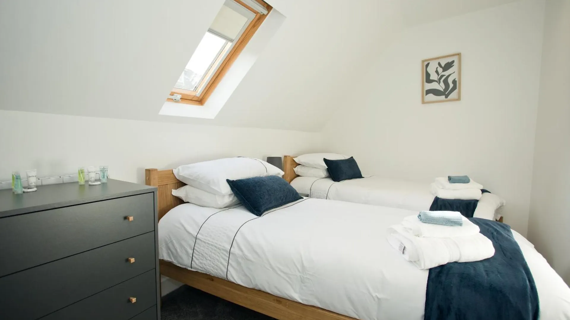 2 Bed House Free Parking 1Km From The Beach Bournemouth