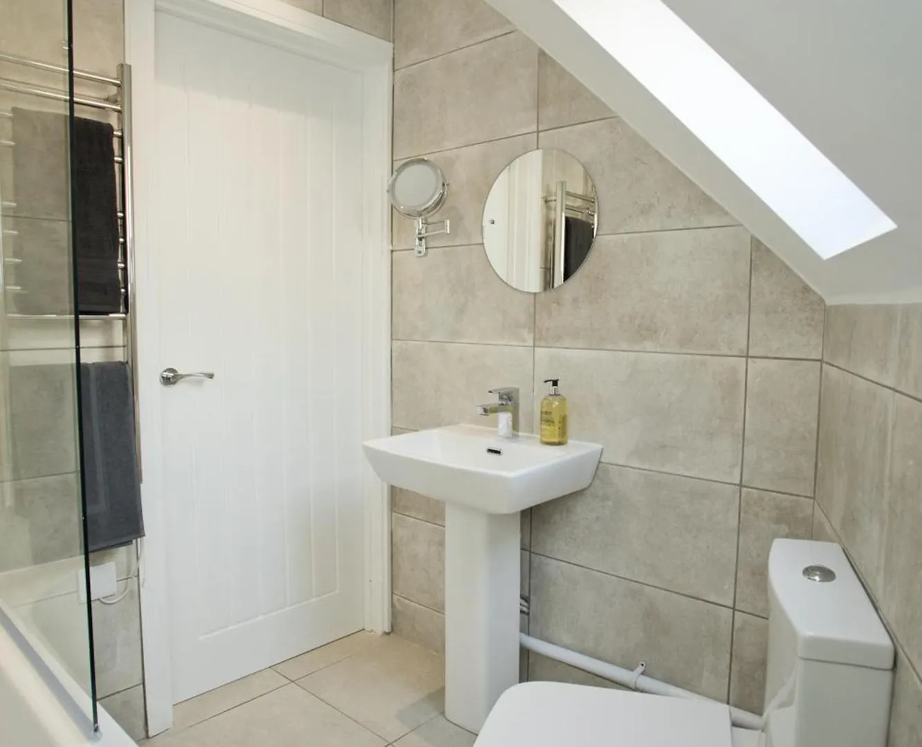 2 Bed House Free Parking 1Km From The Beach Bournemouth Holiday home