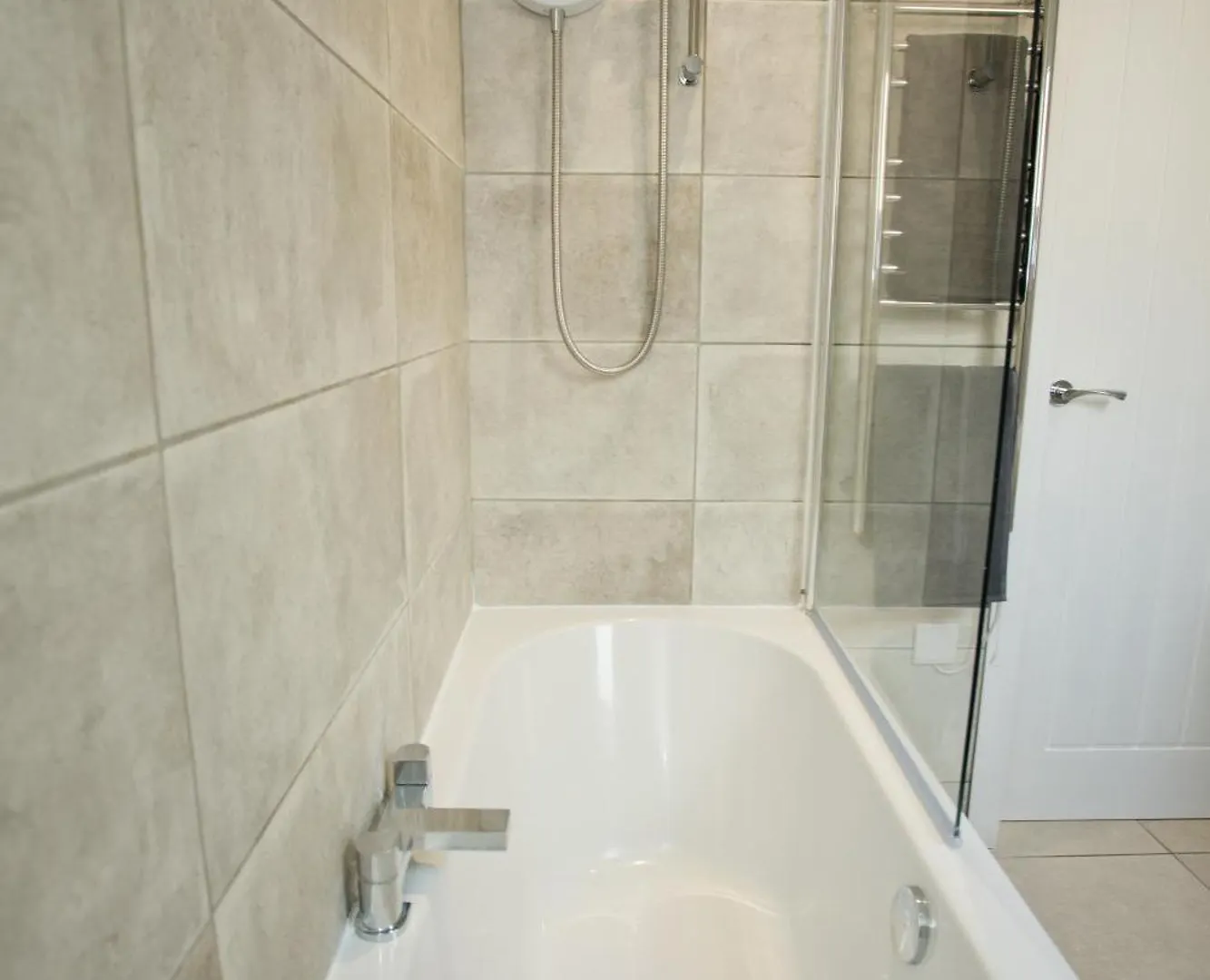 2 Bed House Free Parking 1Km From The Beach Bournemouth 0*,