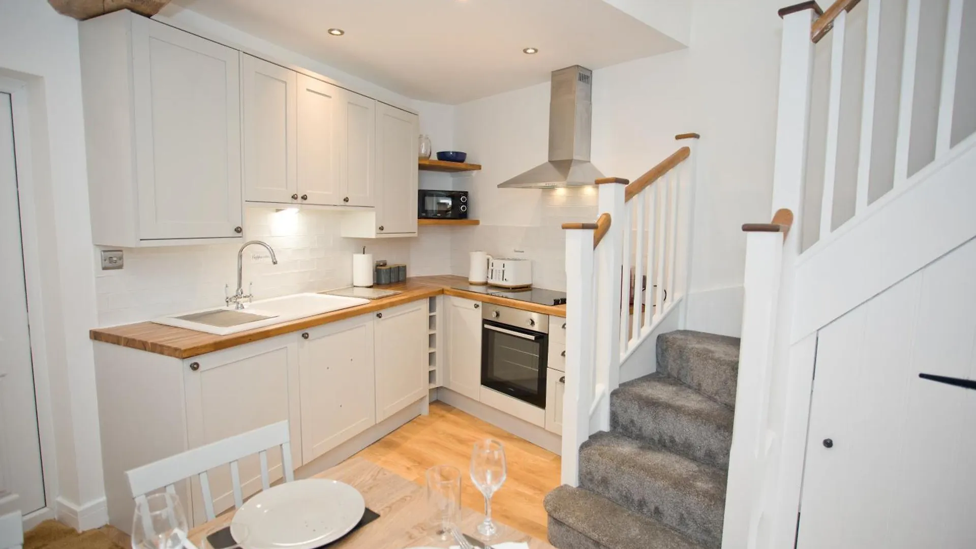 Holiday home 2 Bed House Free Parking 1Km From The Beach Bournemouth