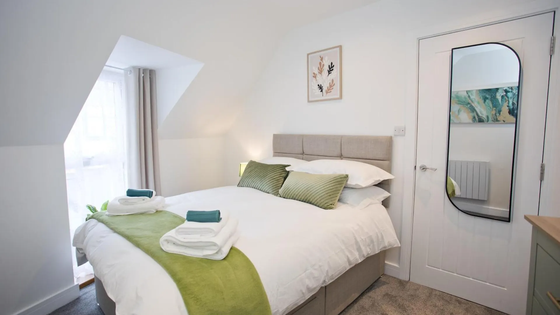 2 Bed House Free Parking 1Km From The Beach Bournemouth 0*,