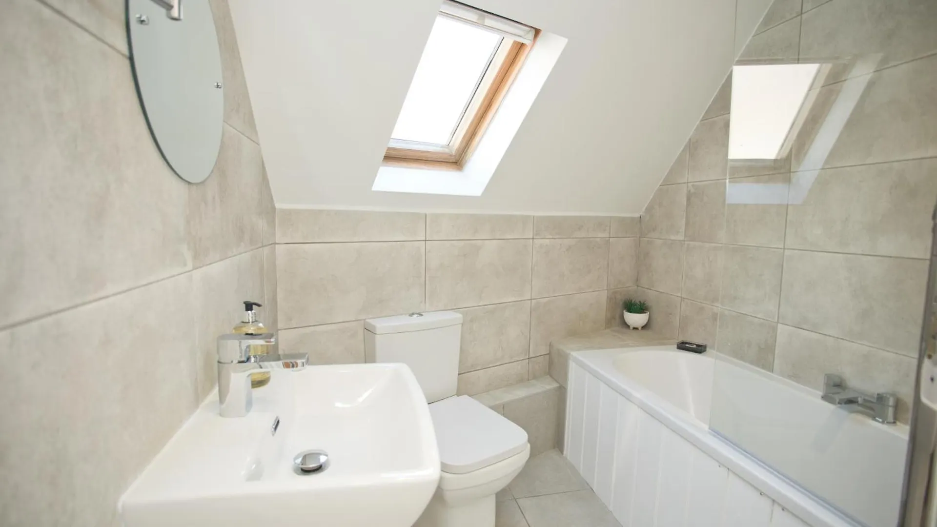 Holiday home 2 Bed House Free Parking 1Km From The Beach Bournemouth